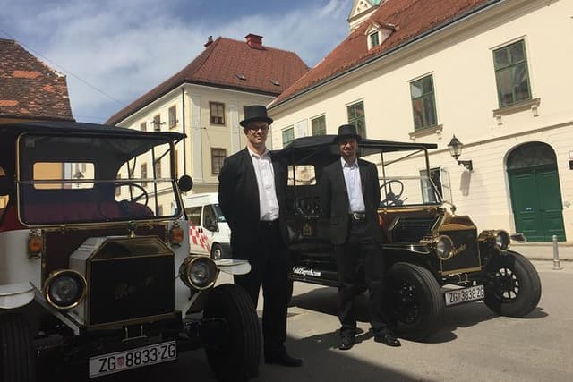 Zagreb Lower Town Tour – 50min Vintage Electric Car