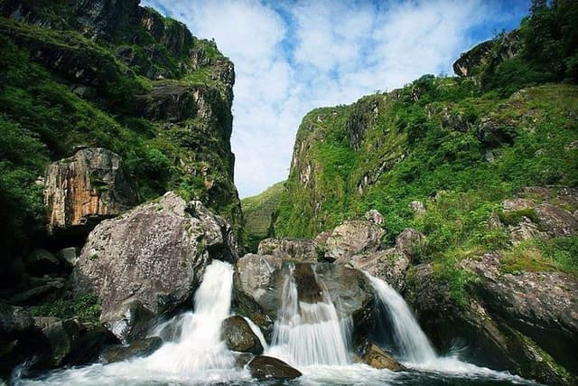Private hiking tour to Cangshan Mountain from Dali