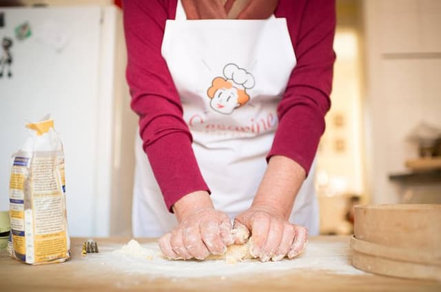 Private Pasta & Tiramisu Class at a Cesarina's home with tasting in Viareggio