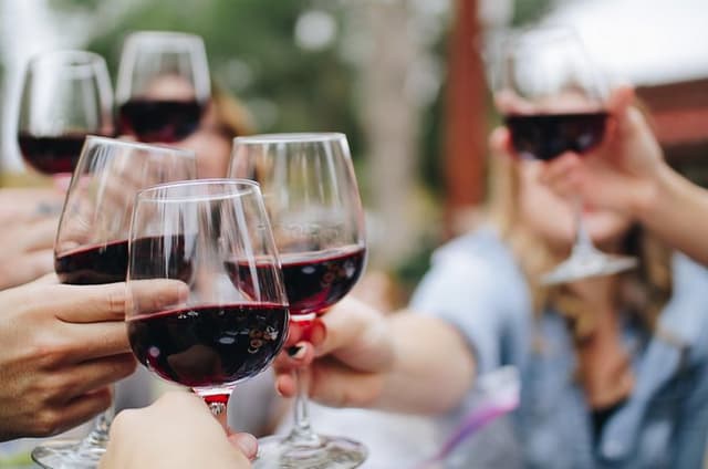 Niagara-on-the-Lake Small Group Wine Tour with Picnic Lunch