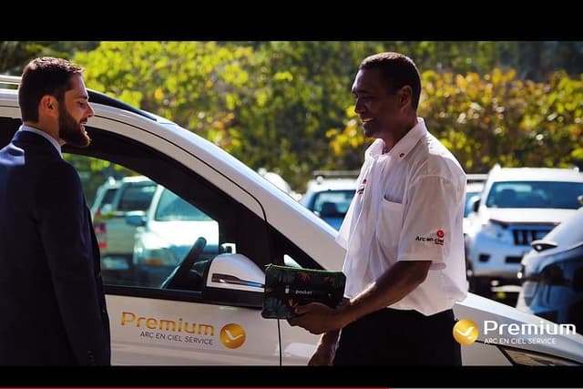 Airport transfer from Tontouta to Nouméa by Premium Sedan