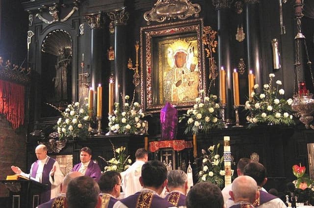 From Krakow: Black Madonna of Czestochowa Sanctuary - Guided Tour