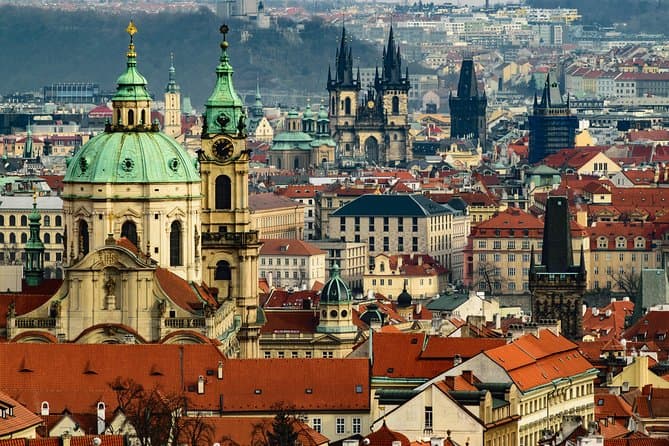 Private Salzburg to Vienna Ride Options