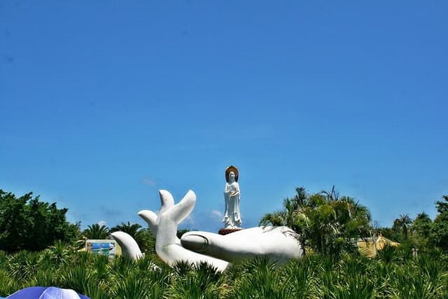 Private day tour to Nanshan temple and Tianyahaijiao with Lunch start from Sanya