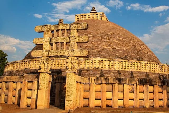 Private Tour: Full-Day Sanchi and Udaygiri Caves Tour from Bhopal