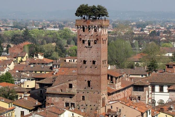Pisa to Lucca Day Trip: Towers, Walls & Tuscany