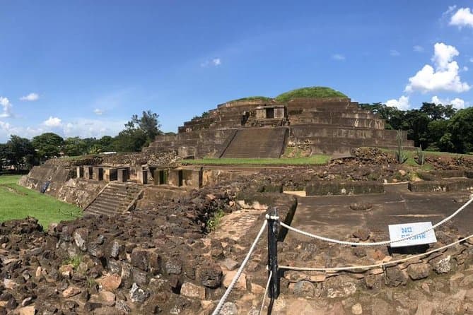 Unforgettable El Salvador Volcano & Mayan Ruins Tour