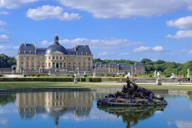 Vaux-Le-Vicomte Castle - Transportation Private Trip