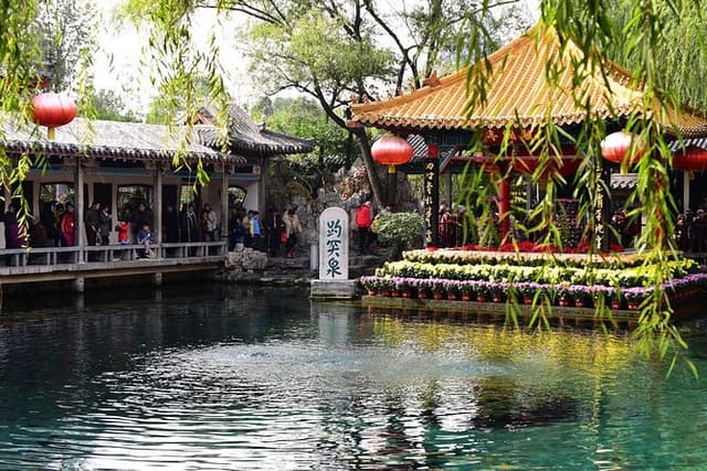 Private Jinan City Tour including Baotu Spring Park, Daming Lake and More