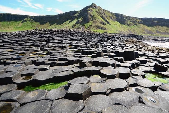 Dublin to Belfast Black Cab, Dunluce Castle and Giant's Causeway