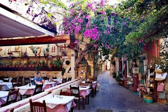 Chania old town and around private tour (price for group of 6)