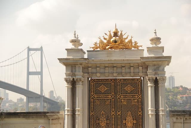 Small Group Full-Day Istanbul Tour: Old City, Asian Side & Lunch