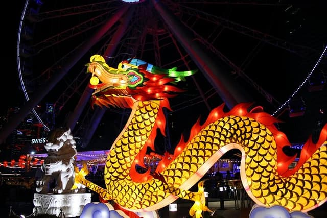 Kowloon Night Street Food Tour with a Local: Private & Customized