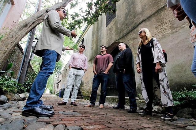 Charleston City Walking Tour with Edmondston-Alston House Admission