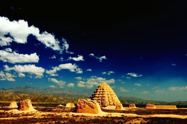 Private Yinchuan Day Trip to Western Xia Tombs with Flexible Departure