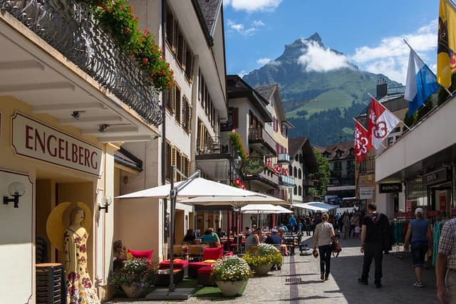 Engelberg Day Tour from Zurich with Lucerne Stop