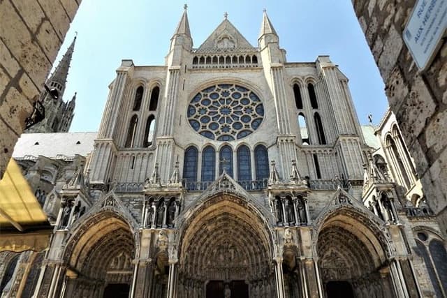 Chartres Cathedral - Transportation Private Trip