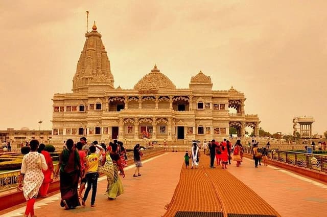 Private Day Trip To Mathura and Agra