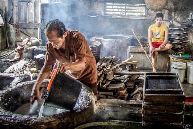 Borobudur: Village Tour with Pottery and Tofu Making