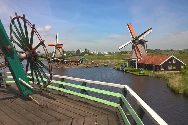 Zaanse Schans Windmills, Clogs and Dutch Cheese Small-Group Tour from Amsterdam