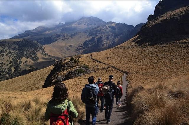 Iztaccihuatl Volcano Hike with an Alpinist