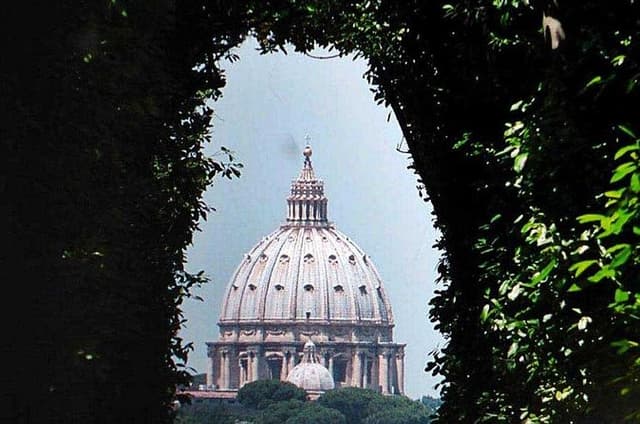 Premium Rome Walking Tour: from Colosseum to the Orange Gardens