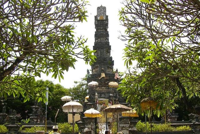 Bali Car-Charter: Half Day Denpasar City Tour