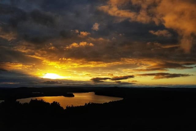 Yaxha VIP Exclusive Sunset Tour from Flores Guatemala