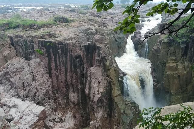 Raneh Waterfalls and Tantalizing Khajuraho Temples Tour