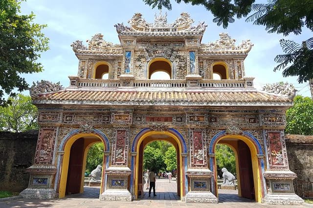 Hue Luxury Group Tour- Hue Daily Small Group Tour
