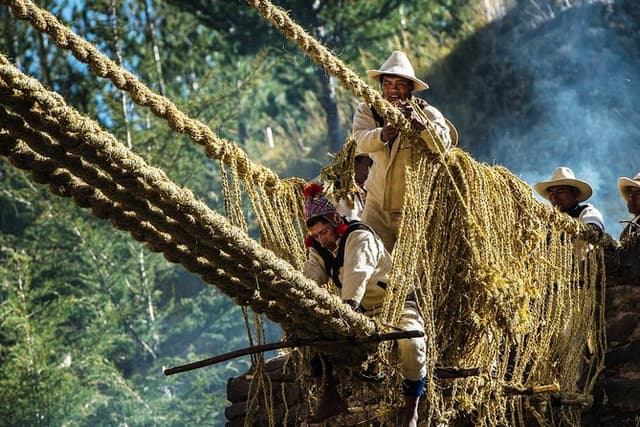 The last inka bridge "Q´eswachaka" service in private