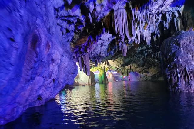 All Inclusive Private Day Trip to Liujiaqiao Village and Yinshui Cave from Wuhan