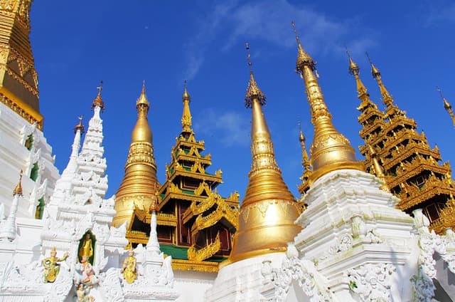 Best of Yangon Private Full Day Tour with Shwedagon Pagoda