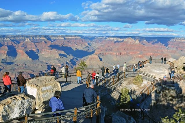 Grand Canyon with Sedona and Oak Creek Canyon Van Tour