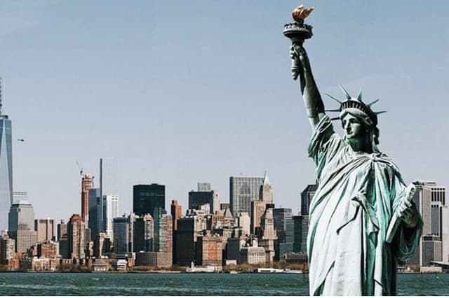 Statue of Liberty & Ellis Island - Exclusive Guided Tour