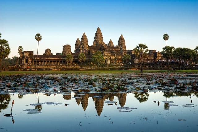 Angkor Wat: Sunrise or Sunset Tours with Tuk Tuk