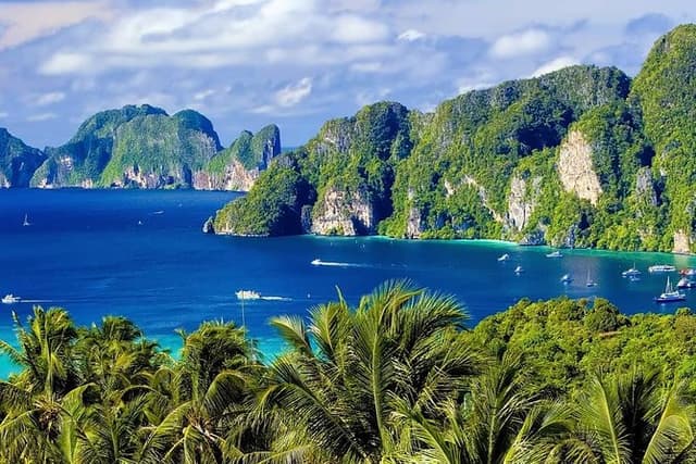 Phi Phi and Khai Islands Snorkeling Tour with Lunch by Speedboat