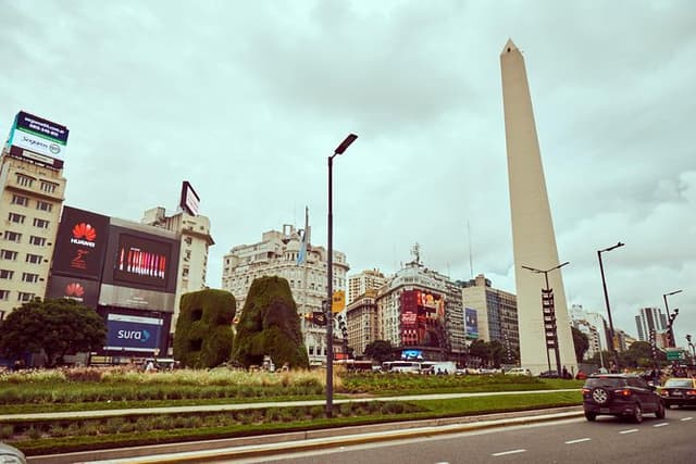 Discover Buenos Aires: City Tour