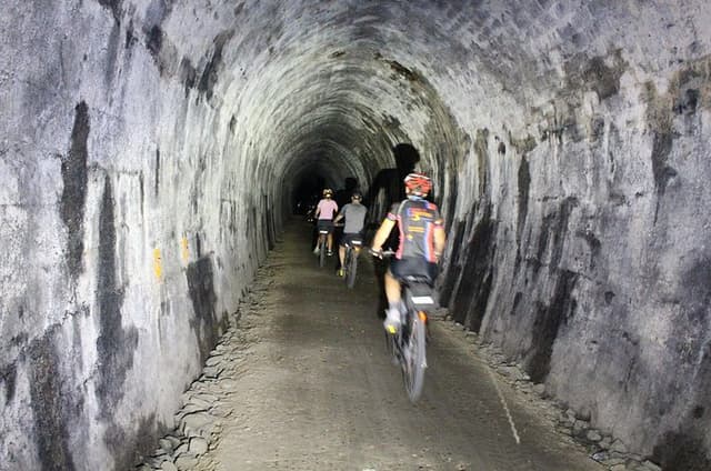 Tunnel to Town - Via Mapua