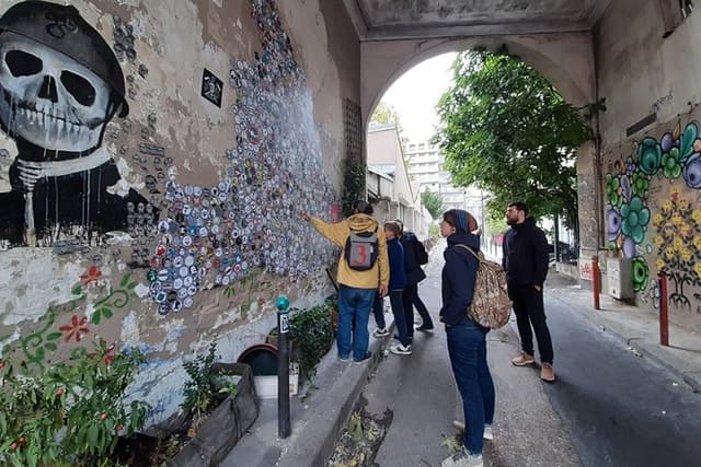 Belleville Street Art Tour with an Artist