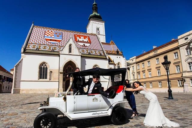 Zagreb Upper Town Tour – 40min Electric Ford T Ride