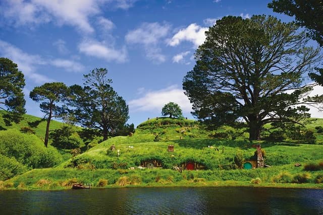 Hobbiton Movie Set Signature Day Tour From Auckland