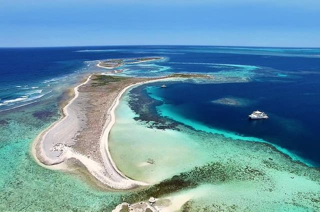Abrolhos Islands 5 Day Cruise