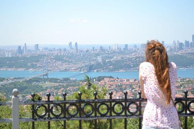 Istanbul Two Continents Tour with Lunch and Bosphorus Cruise