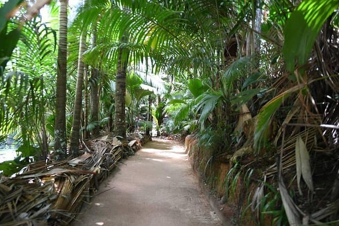 Private Praslin Island Tour