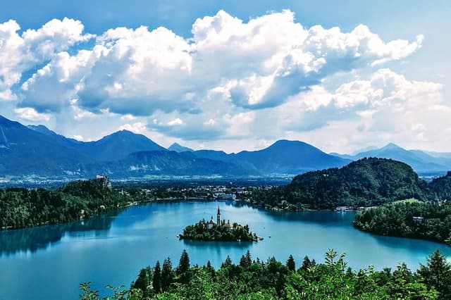 Best of Slovenia: Bled, Postojna, Ljubljana Day Tour from Zagreb