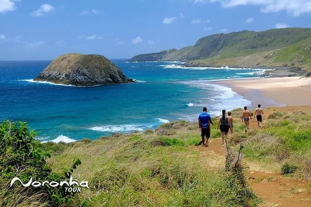 Full Island Tour in Fernando de Noronha + Boat Tour