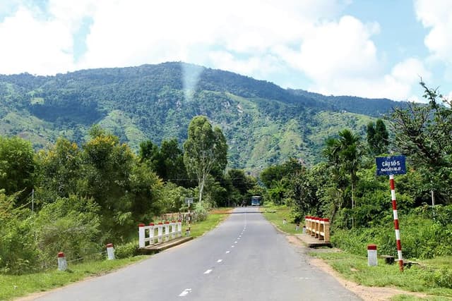 Easy Riders Buon Ma Thuot - Daily Tour.