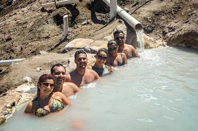 Cajon del Maipo and Hotsprings + Tradition Folk (ticket included)