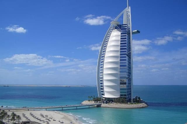 Dubai Personalised Sightseeing Tour in 4x4 Private Vehicle